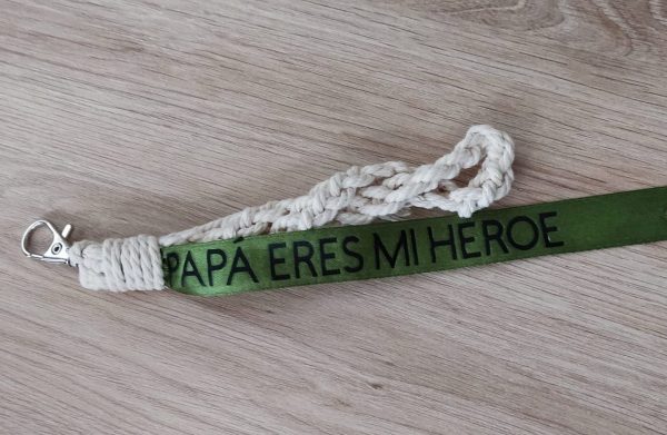 Llaveros macrame
